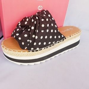 Pokadot slide in Sandal